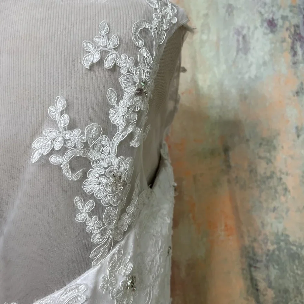 📌 JJs House Princess Wedding Gown, Tulle, Lace and Beading, Sleeveless - Picture 10 of 16